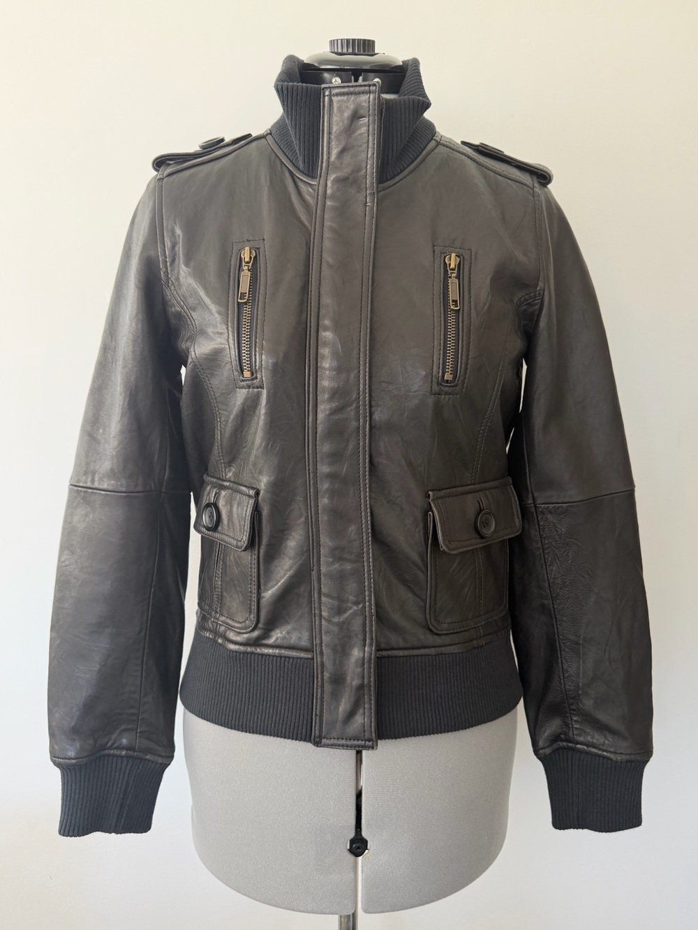 Heritage - Women’s Black Leather Bomber Jacket with Rib Knit Collar - size Med - Picture 2 of 9